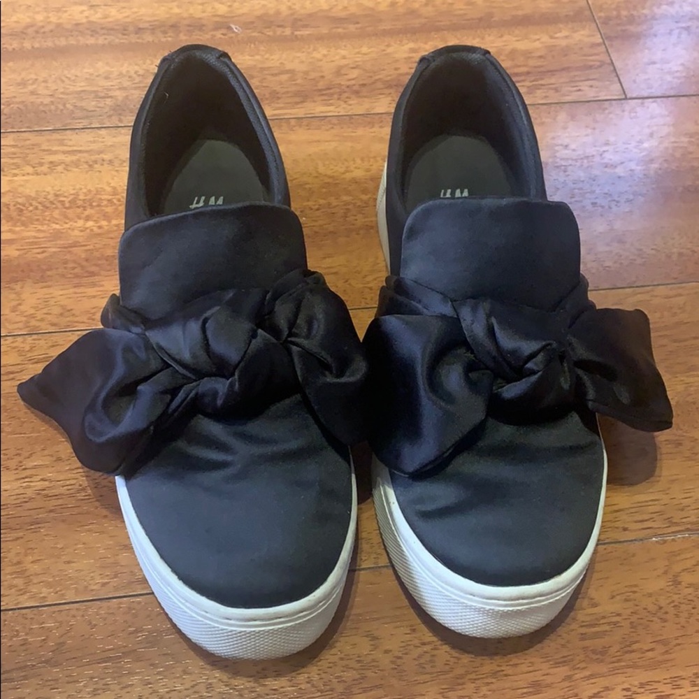 Black shoes
